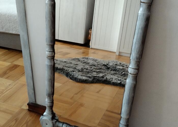 Grajewo ogłoszenia: Sprzedam duże lustro w drewnianej ramie.